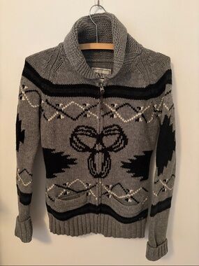 TNA Gray and Black Patterned Zip-Up Shawl Collar Sweater